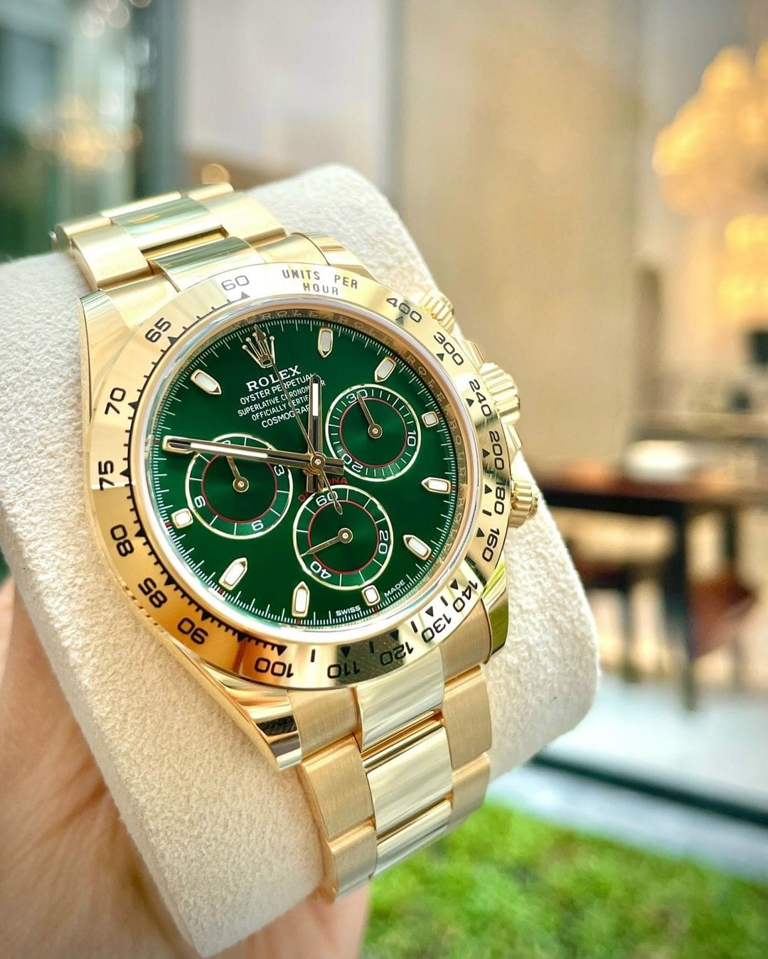 Rolex daytona gold with green dial 💚 MIX MART